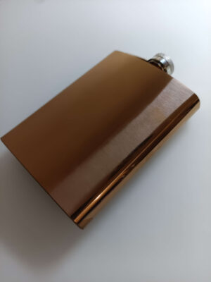 Graveeritav roostevabast terasest pläsku