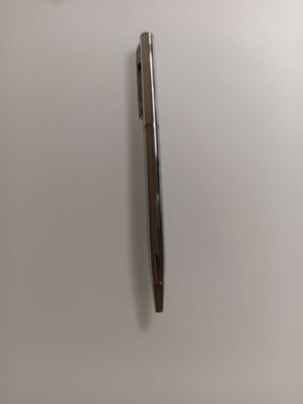 Graveeritav metallist pastakas