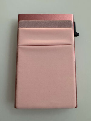 Graveeritav pop-up kaardihoidja lisataskuga