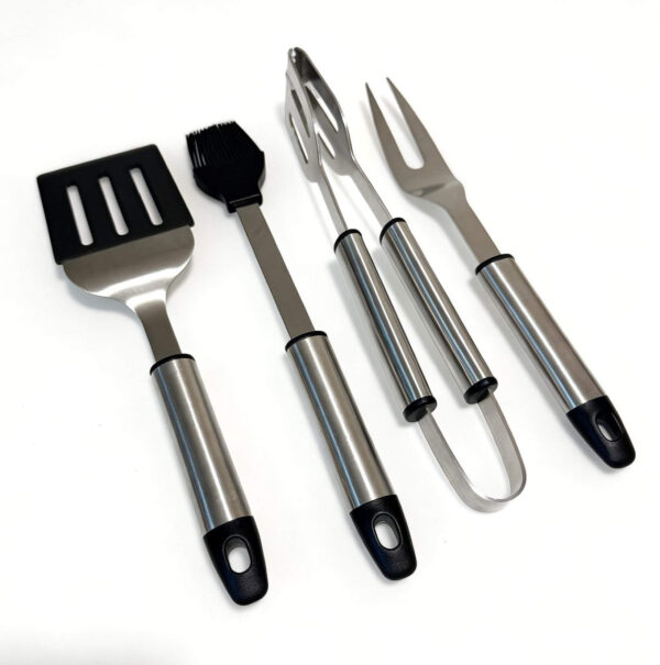 Graveeritav grilltarvikute komplekt